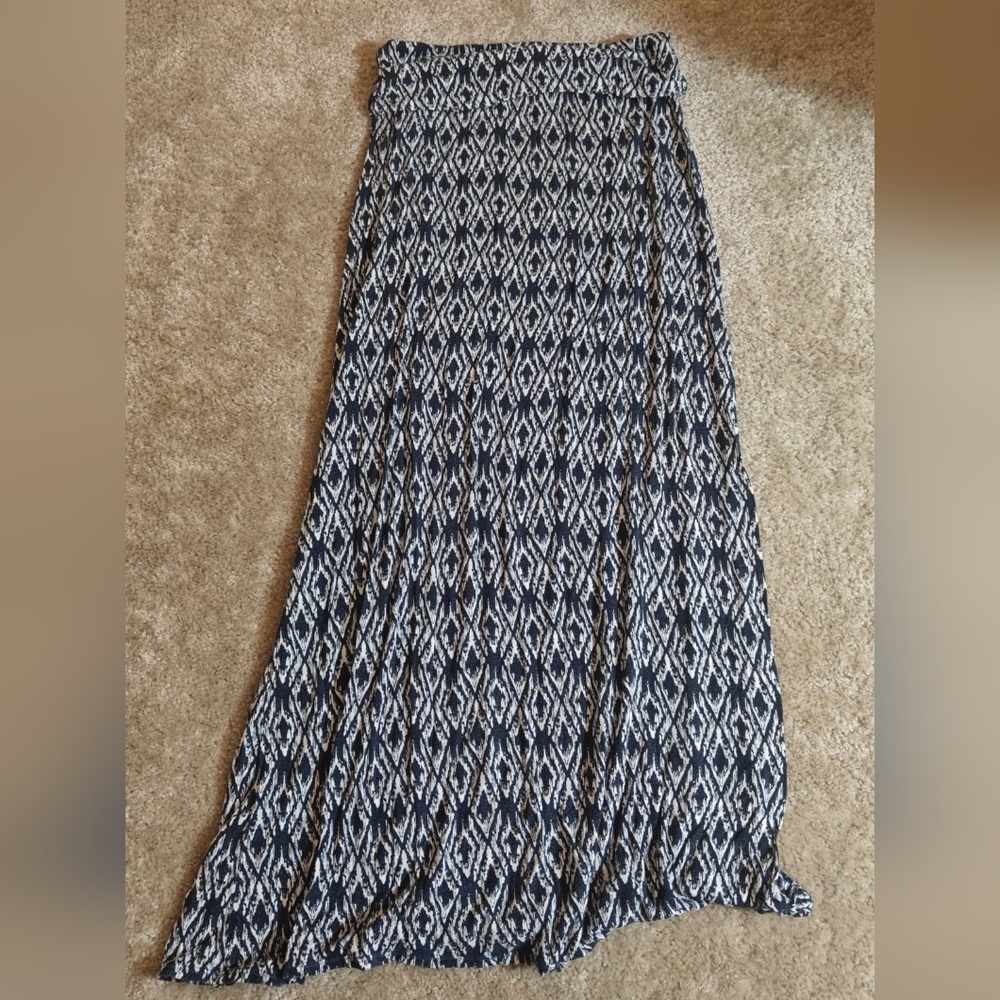 Max Studio Black and White Maxi Skirt